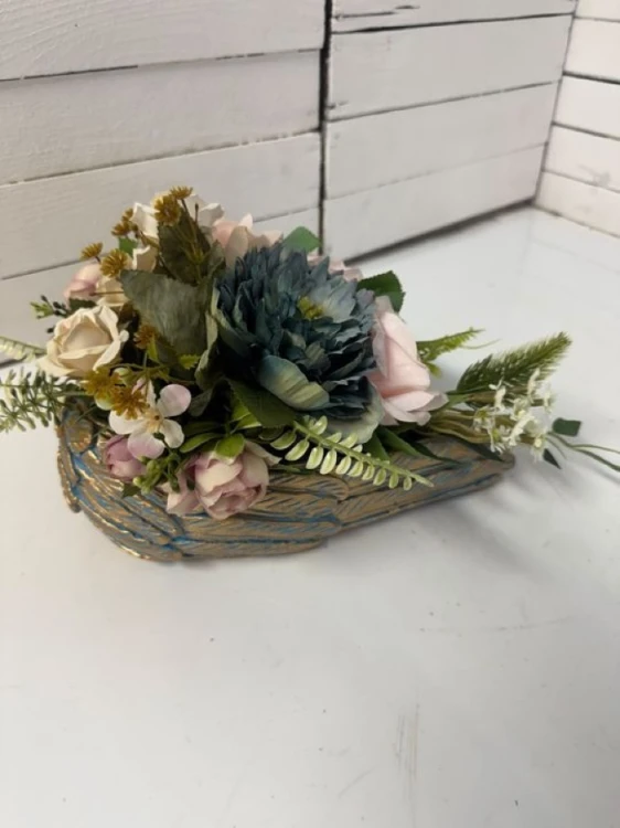 Ceramiczne serce na cmentarz z niebieską piwonią