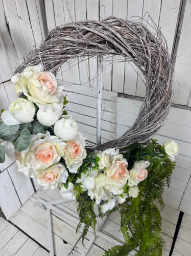 wianki na drzwi-kompozycje kwiatowe na drzwi .jpg