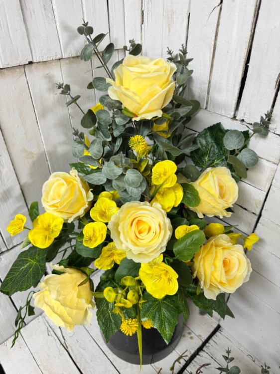 bukiet-bukiety-wkład do bukietu-komplet na cmentarz-kompozycja na cmentarz-stroik na cmentarz-stroiki -kompozycje-wiązanki-nagrobne-wzory-piekne-eleganckie.jpg