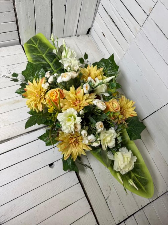 duzy -stroik na cmentarz-stroik na cmentarz-stroiki-kompozycje-na-grob-nowoczsne-eleganckie-duze-piekne.jpg