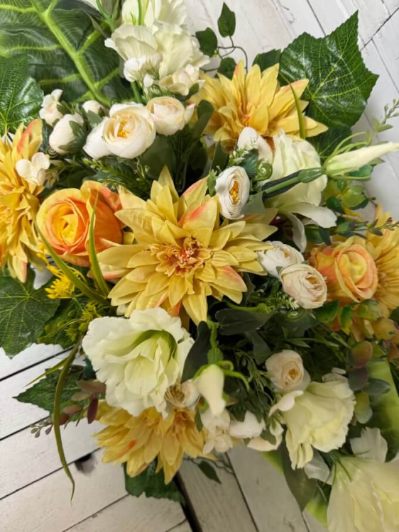 piekne-eleganckie-rozne-wzory-stroik na cmentarz-stroiki-kompozycje-na-grob-nowoczsne-eleganckie-duze-piekne.jpg