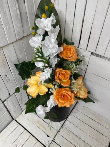 bukiet-pomaranczowe-kwiaty-kompozycja -wiazanka-kwiaty na grob-.jpg