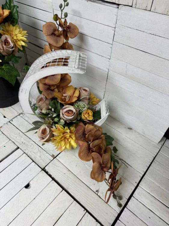 nowoscnowoczesny komplet na cmentarz kwiaty na cmentarz stroiki na groby kompozycje nagrobne nowosc wzory .jpg