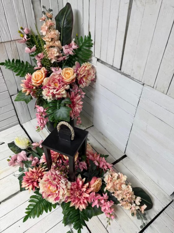 komplet nagrobny taie stroiki i bukiety na grob wiazanka na cmentarz lampa elegancka kompozycja .jpg