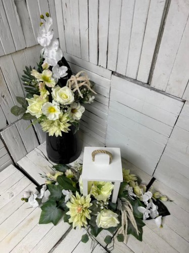lampa biała wiazanka bukiet brazowe stroik i bukiet kompozycja nagrobna  .jpg
