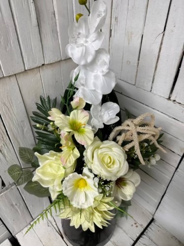 bukiet bykiety wiazanki lampa biała wiazanka bukiet brazowe stroik i bukiet kompozycja nagrobna .jpg