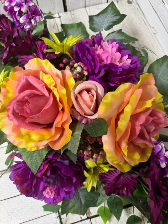 duza róza kwiaty na grob eleganckie kwiaty nowosc stroiki kompozycje nowosci.jpg