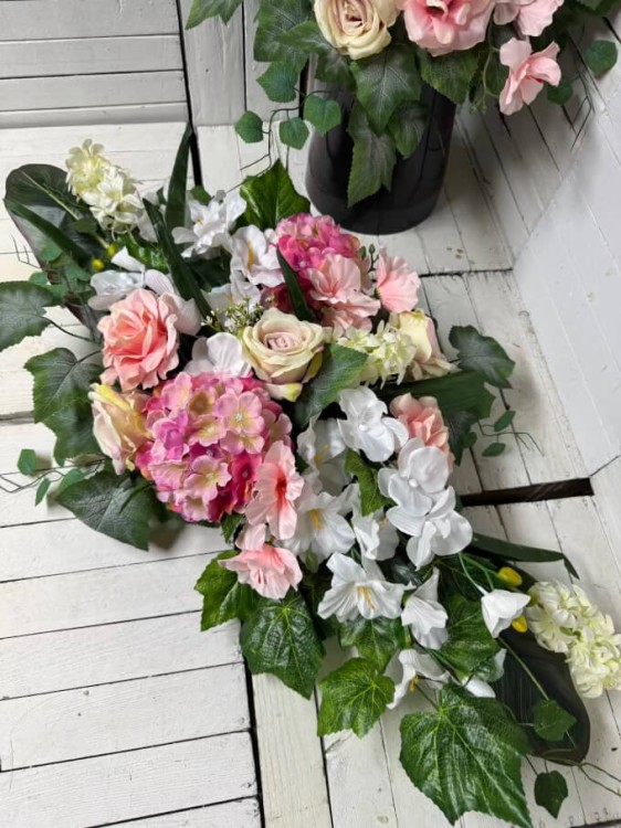 elegancki stroik nagrobny kompozycja na cmentarz stroik i bukiet kwiaty sztuczne komplet nagrobny.jpg