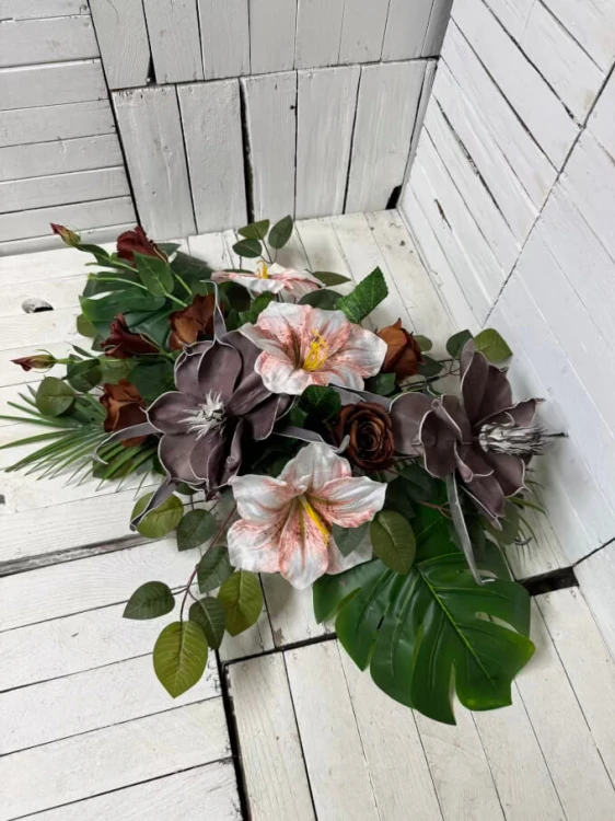 nowoczesny-stroik na cmentarz-kompozycja nagrobna-kwiatysztuczne-wiazanki.jpg