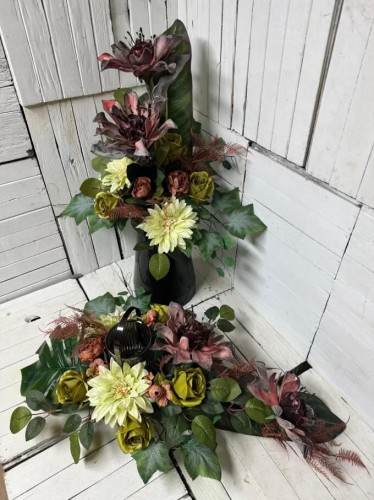 nowoczesna-kompozycja na cmentarz-piankowe kwiaty-lampa-stroik na cmentarz-stroiki (1).jpg