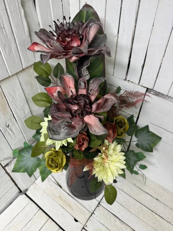 bukiety na cmentarz-wiazanka-nowoczesna-kompozycja na cmentarz-piankowe kwiaty-lampa-stroik na cmentarz-stroiki (1).jpg