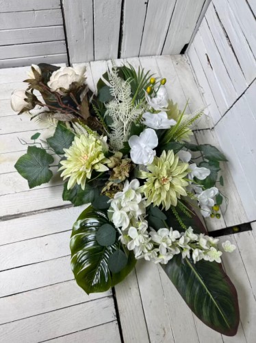 stroik-biale-kompozycja-stroik na cmentarz-kwiaty na grob-stroiki-kompozycje-nowosci (1).jpg