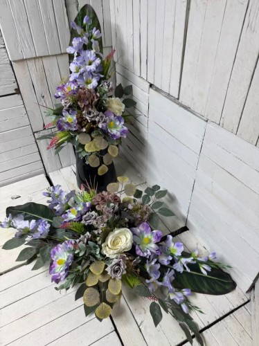 eleganckie kwiaty na cmentarz stroik na cmentarz- stroiki na cmentarz-wiazanki.jpg