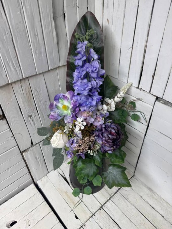 wiazanki-kwiaty-wiazanka-bukiety-zielona-ostróżka-kwiaty na cmentarz-stroiki na cmentarz.jpg