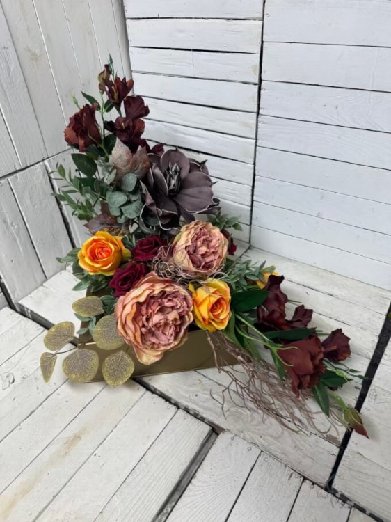 kwiaty-eleganckie stroiki na cmentarz-pianka-owos-kompoycjee nagrobne-kwiaty sztuczne-kompozycja-bukiet.jpg