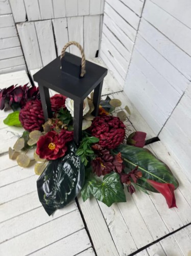 chryzantemy-kwiaty-eleganckie stroiki na cmentarz-kwiaty-stroik-bukiet-kompozycja nagrobna.jpg