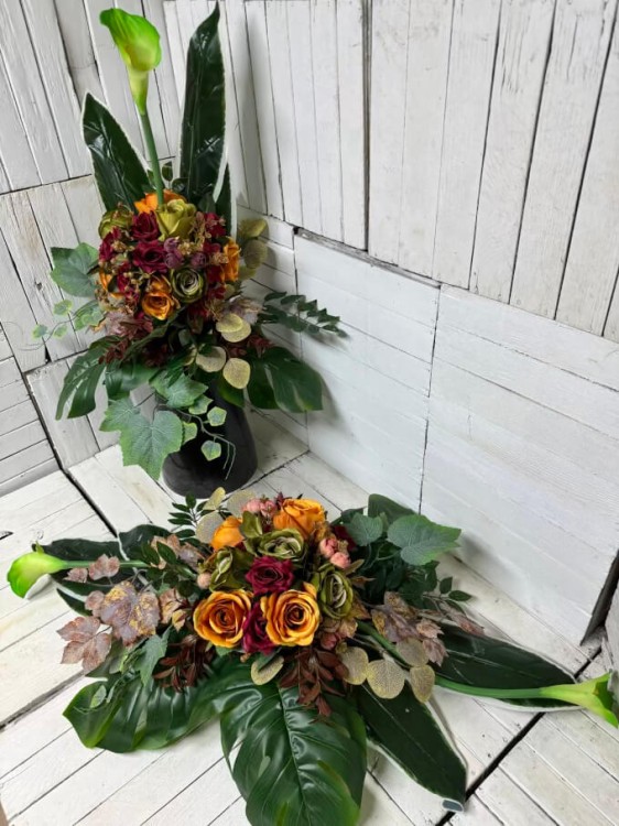 nowoczesny -stroik na cmentarz-kwiaty-nowosc-kompozycja na cmentarz-kwiaty na grob-stroik na cmentarz-stroik-wiazanka.jpg