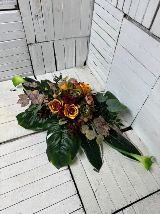 piekne-kallie-kompozycja na cmentarz-kwiaty na grob-stroik na cmentarz-stroik-wiazanka (1).jpg