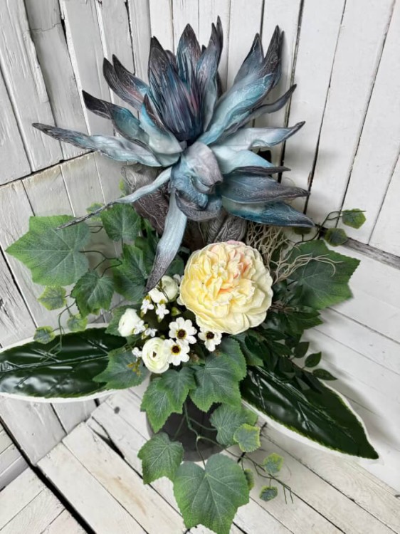 bukiet -kwiat-wielki -piankowy-kompozycja na cmentarz-kwiaty na grob-stroik na cmentarz-stroik-wiazanka.jpg