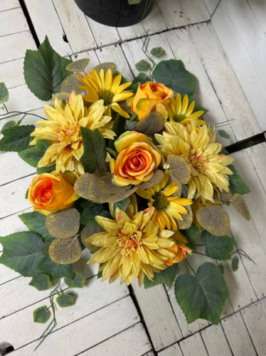 stroik na cmentarz na okrągło-komplet na cmentarz-komplet nagrobny-kwiatysztuczne-stroik na cmentarz-bukiet na cmentarz-stroiki-kompozycja na grob.jpg