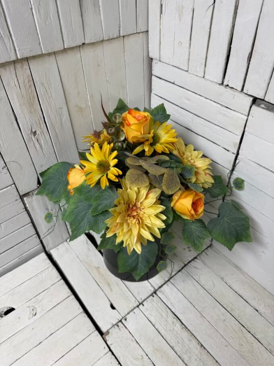 wazonik-kwiaty na cmentarz-komplet na cmentarz-komplet nagrobny-kwiatysztuczne-stroik na cmentarz-bukiet na cmentarz-stroiki-kompozycja na grob.jpg