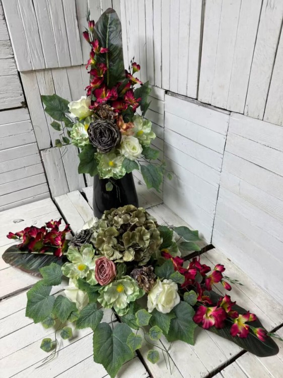 nowoczesny-komplet-hortensja zielona-kwiat-piankowy-nowosc-stroik na cmentarz-stroiki .jpg