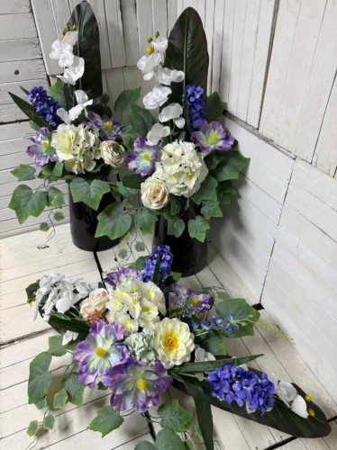 biale-kwiaty-dwa jednakowe bukiety-stroik na cmentarz.jpg