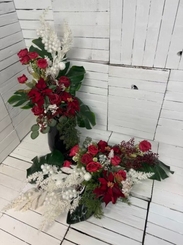 piekny duzy- komplet -stroik na cmentarz-bukiet na cmentarz -do wazonu-roza-czerwona-boze narodzenie.jpg
