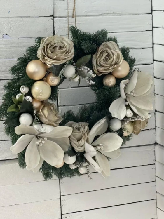 wianek beż na drzwi elegancki klasyczny.jpg