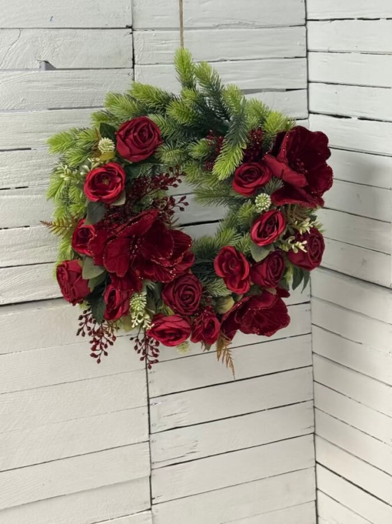 kwiaty-roze-czerwone-magnolie-wianek na drzwi swiateczny wianek na drzwi elegancki klas.jpg