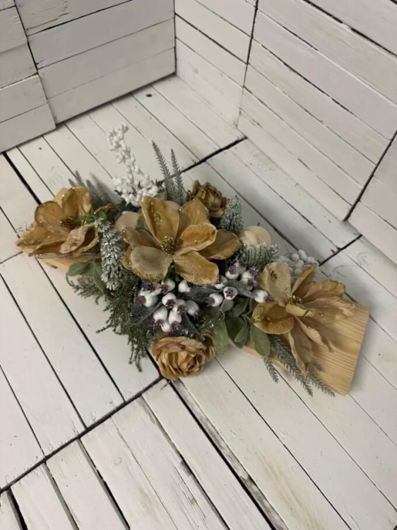 piene dekoracje -dekoracja świąteczna bożonarodzeniowa elegancka pasująca na stół komodę, nagrobek.jpg