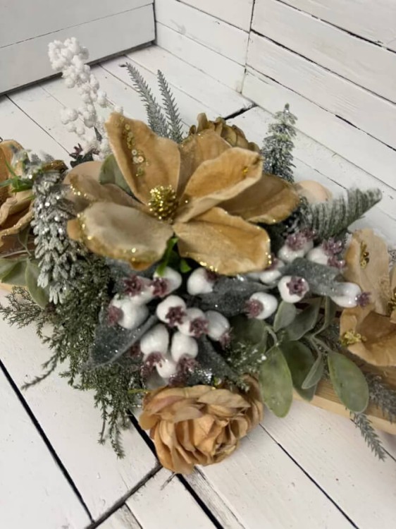 złote magnolie-dekoracja świąteczna bożonarodzeniowa elegancka pasująca na stół komodę, nagrobek.jpg