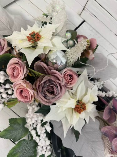 piekne kwiaty na grob piękny stroik na cmentarz stroiki na grob kompozycja nagrobna.jpg