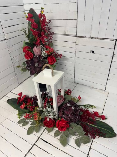 piekne kwiaty nowoczesne wzory nowoscci legancka kompozycja na cmentarz kwiaty na grob nowosci lampa komplet na grob stroik i bukiet.jpg