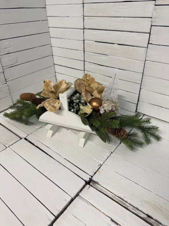 elegancka kompozycja na cmentarz-stroik-koszyczek-mała kompozycja -stroik-swiateczny.jpg