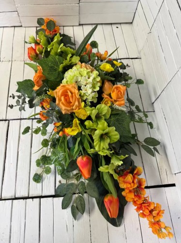 tulipny i wiosna troik na grob cmntarz stroiki nagrobne onlin zobacz stoikimoniki.jpg