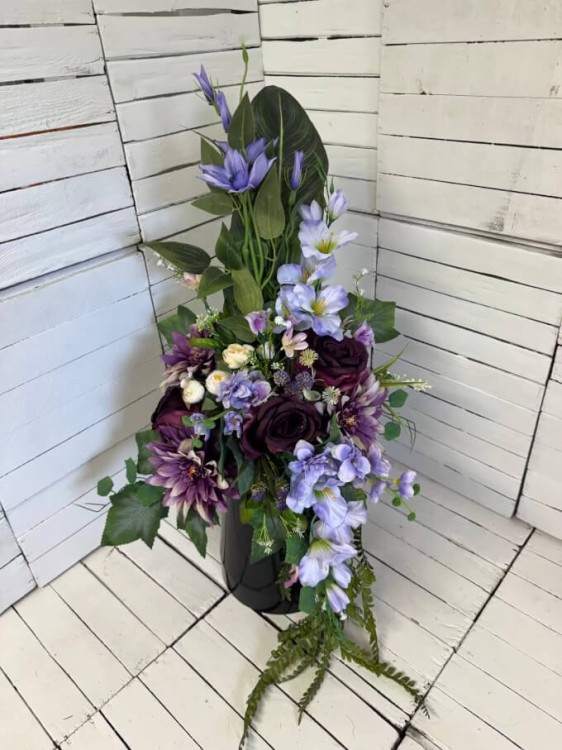 fioletowe kwiaty bukiet na cmentarz wiank  roza wiosna wiazanka.jpg