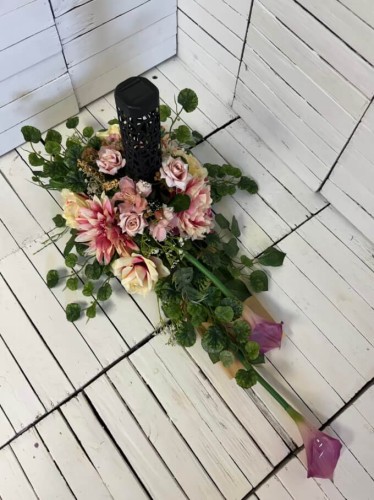 piekny-nowoczesny-komplet-na-cmentarz-stroik-bukiet-wiazanka-nagrobna-lampa-solarna-dla-mamy-grafika