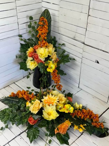 piekny duzy komplet na cmentarz stroik i bukiet do wazonu Bukiet na cmentarz iwazanka nagrobna jasny pomarancz modna elegancka.jpg