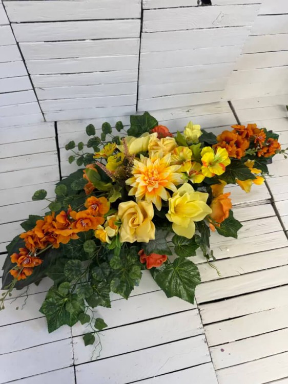 kompozycja piekny duzy komplet na cmentarz stroik i bukiet do wazonu Bukiet na cmentarz iwazanka nagrobna jasny pomarancz modna elegancka.jpg