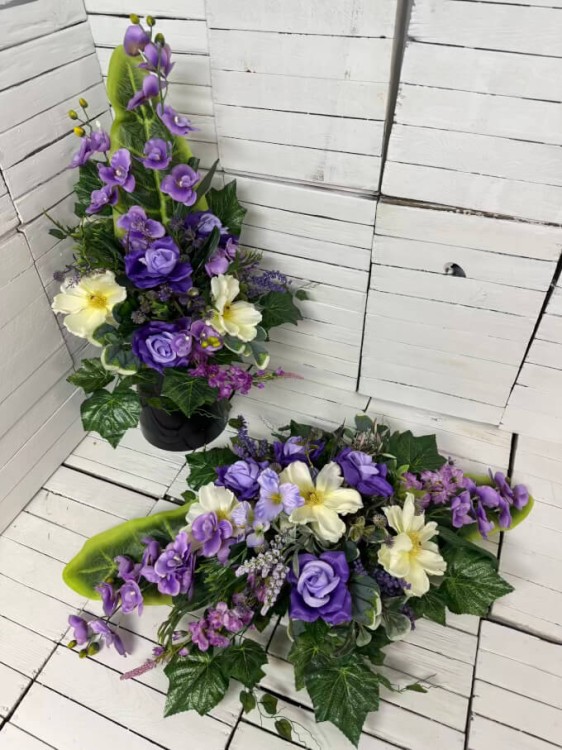 komplet-na-cmentarz-duy-stroik-bukiet-na-cmentarz-filetowe-kwiaty-na-grob-nowosc-wiosna-storczyk