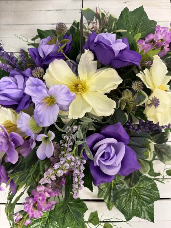 kwiaty-wiazanka-nagrobna-galeria-na-cmentarz-filetowe-kwiaty-na-grob-nowosc-wiosna-storczyk