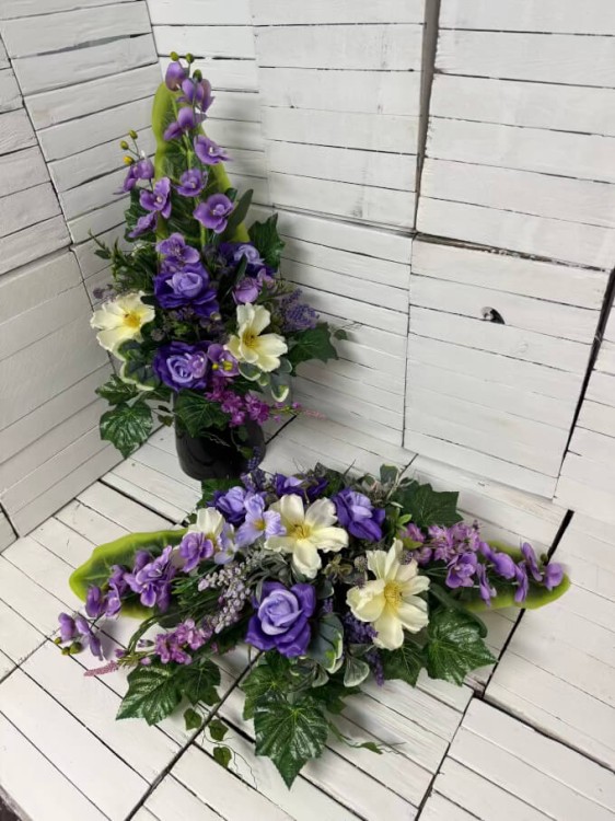 nowoczesne-eleganckie-stroiki-na-cmentarz-filetowe-kwiaty-na-grob-nowosc-wiosna-storczyki
