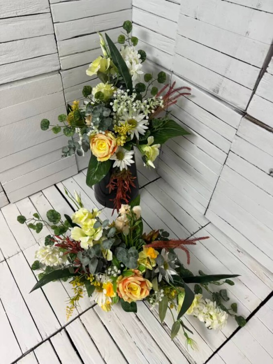 kwiaty-na-cmentarz-kompozycja-nagrobna-wiazanka-wiosenna-elegancki-stroik-na-cmentarz-komplet-na-grob-galeria-nowosc