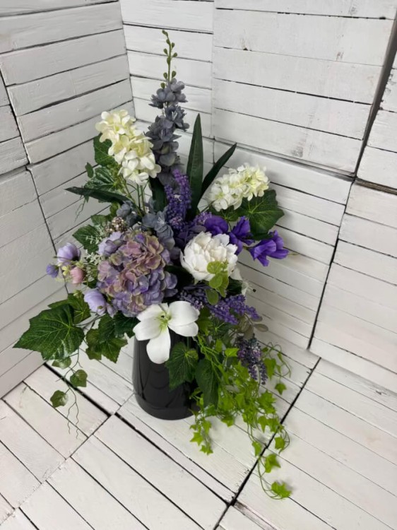 bukiet-wiazanka-elegancki-nowoczesny-stroik-na-cmentarz-bkiet-galeria-kwiaty-na-groby-nagrobne-nowosci