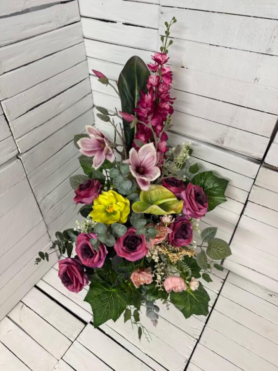 malinowa ostrozka-roze-piekny-duzy-komplet-na-centarz-stroik-na-grob-bukiet-wiazanka-nagrobna-kwiaty-na-cmentarz