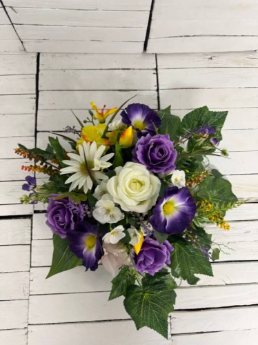 kompozycja-mala-eleganck-stroik-na-cmentarz-grob-kompozycja-na-okraglo-mala-wiazanka-nagrobna