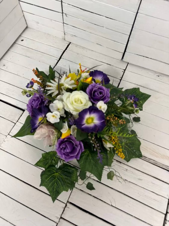 stroik-na-cmentarz-grob-kompozycja-na-okraglo-mala