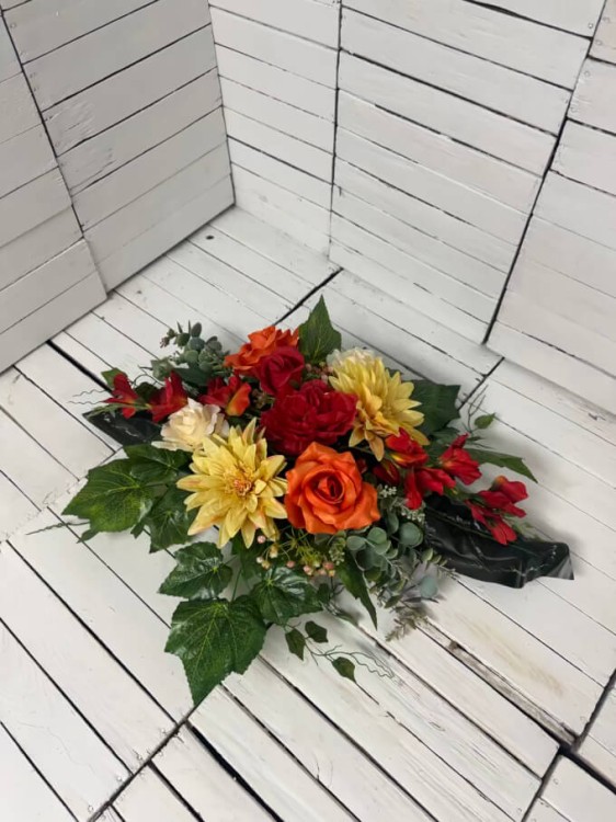czerwonozolty-kompozycja-stroik-stroiki-na-cmentaz-kwiaty-nagrobne-tanie-ladne