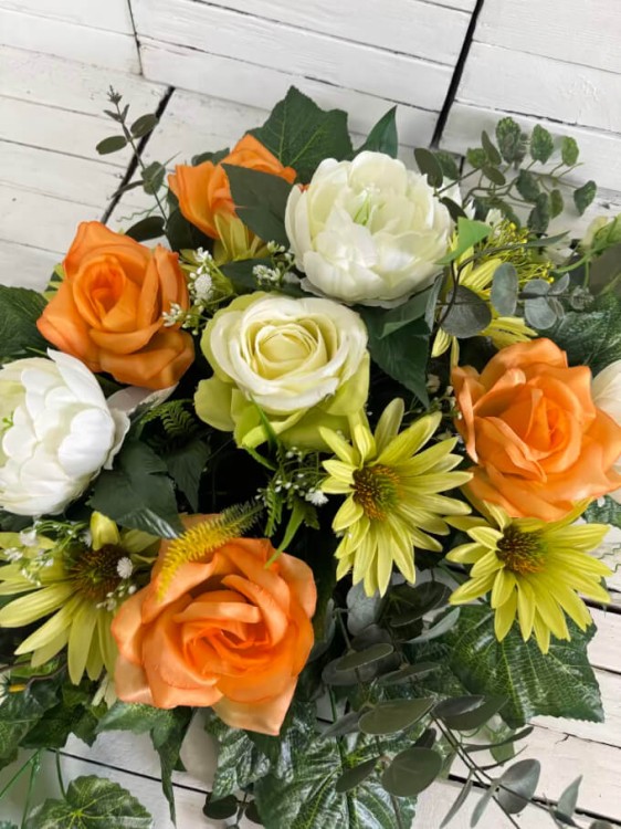 kwiaty na grob-roze-wiosna-piwonia-komplet-na-cmentarz-stroik-bukiet-na-grob-kwiaty-nagrobne -wiazanki nowoczesne-duze-eustoma-wiosnna